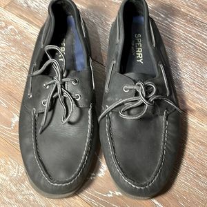 Black sperry top sided